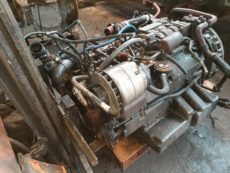 Mercedes-Benz Om 906 - Moteur: photos 1 Mercedes-Benz Om 906 - Moteur: photos 1