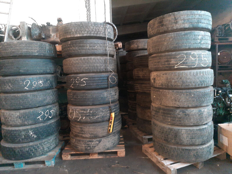 Michelin 295*80R22.5 255*70 \ 275*70* 265\70R19.5 - Pneu pour Camion: photos 4 Michelin 295*80R22.5 255*70 \ 275*70* 265\70R19.5 - Pneu pour Camion: photos 4