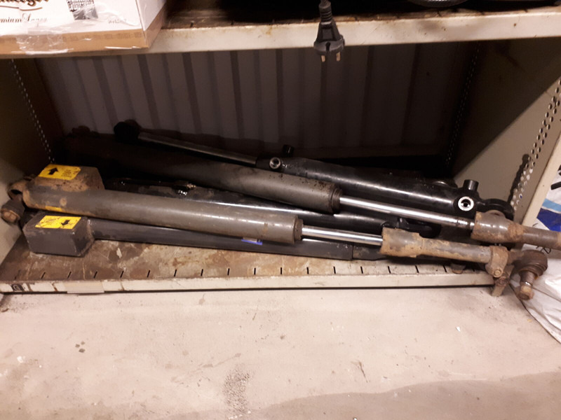 Vérin hydraulique Neoplan BODE цилиндр закрытия: photos 6 Vérin hydraulique Neoplan BODE цилиндр закрытия: photos 6