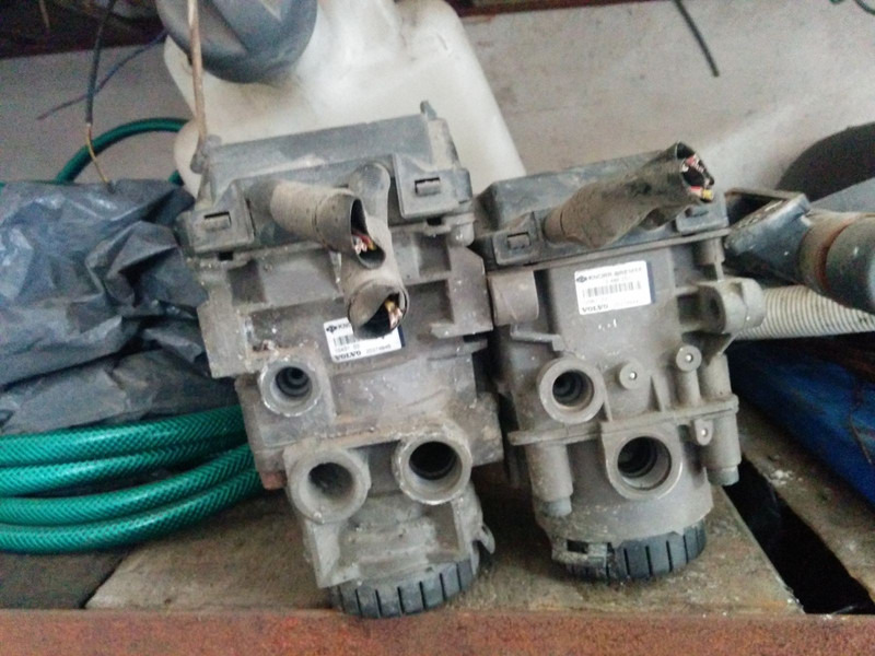 Scania Knorr- Bremz 0486203025. 4800010110.486200008.486203033 - Pièces de rechange: photos 3 Scania Knorr- Bremz 0486203025. 4800010110.486200008.486203033 - Pièces de rechange: photos 3