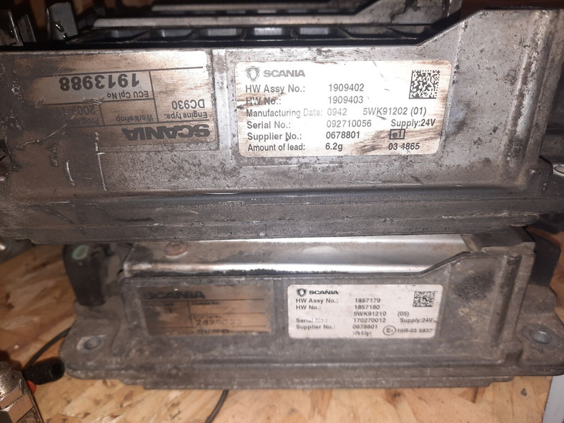 Scania Control Unit Optikruise 1404685 . 1434153 - Bloc de gestion: photos 1 Scania Control Unit Optikruise 1404685 . 1434153 - Bloc de gestion: photos 1