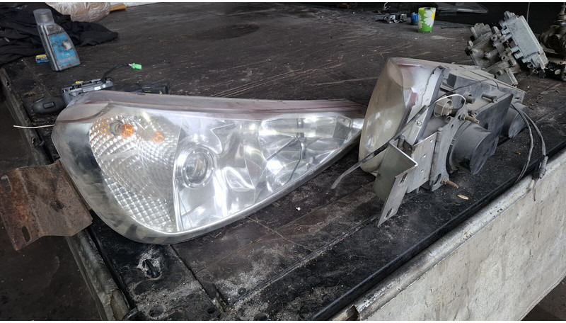 Scania Иризар Volvo. Ман. Мерседес - Feu avant: photos 1 Scania Иризар Volvo. Ман. Мерседес - Feu avant: photos 1