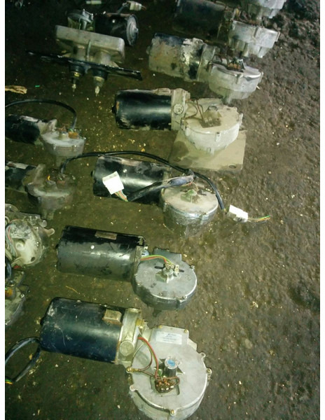 Setra BOSCH 039044245 - Essuie-glace: photos 4 Setra BOSCH 039044245 - Essuie-glace: photos 4