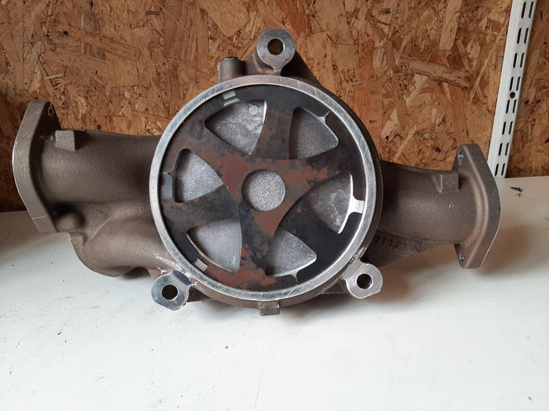 Volvo 20548812 - Pompe à liquide de refroidissement: photos 2 Volvo 20548812 - Pompe à liquide de refroidissement: photos 2