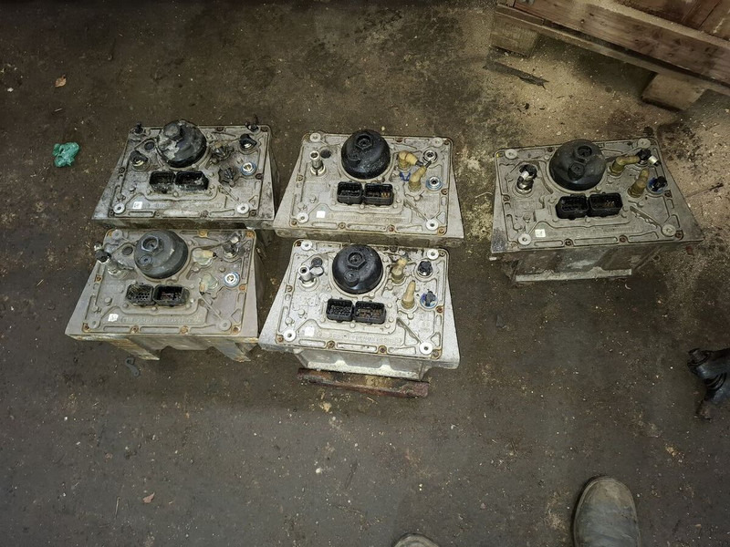 Volvo Помпа подкачки АБЛУ Б12 с подкачкой - Filtre à carburant: photos 1 Volvo Помпа подкачки АБЛУ Б12 с подкачкой - Filtre à carburant: photos 1