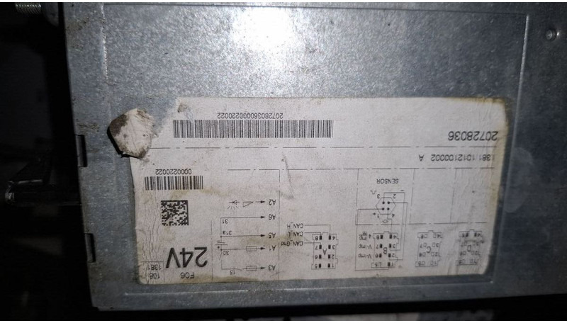 Volvo Video system x-dmr 8 R8 Compact RJ45 - Système électrique: photos 3 Volvo Video system x-dmr 8 R8 Compact RJ45 - Système électrique: photos 3