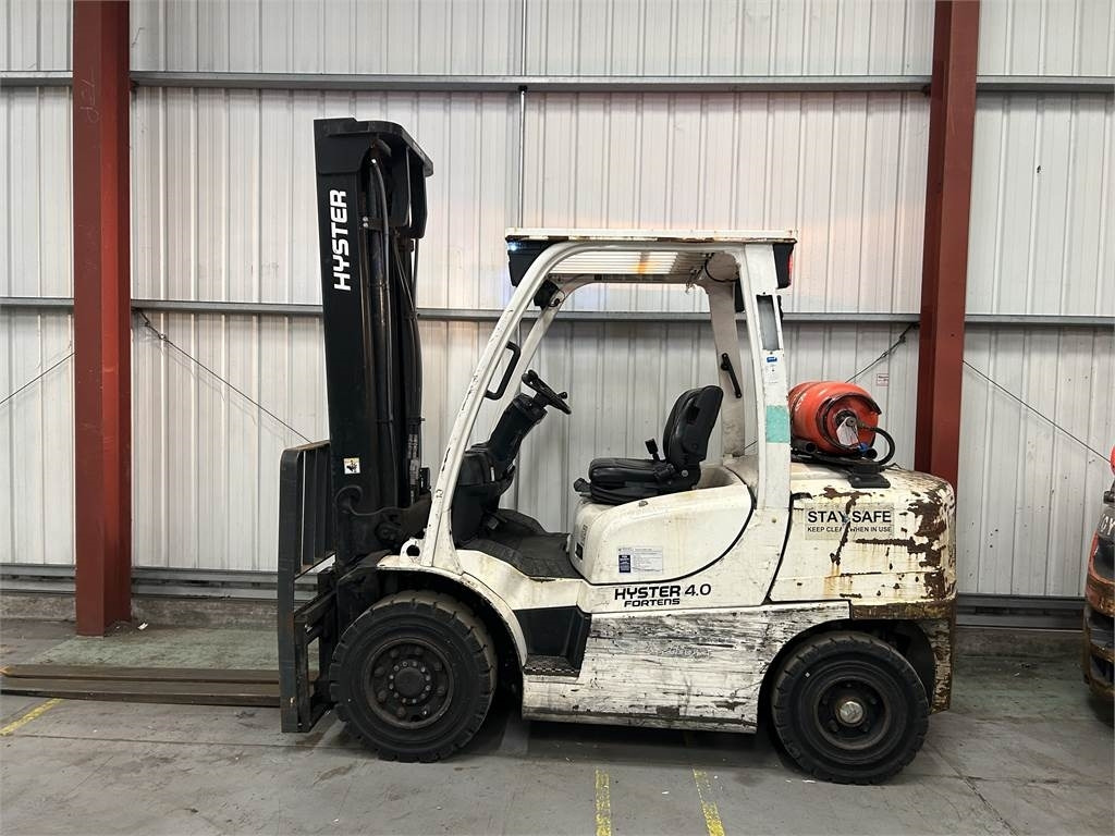 Hyster H4.0FTS  - Chariot élévateur à gaz: photos 1 Hyster H4.0FTS  - Chariot élévateur à gaz: photos 1