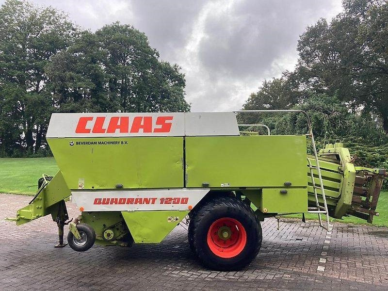 Presse à balles cubiques Claas Quadrant 1200: photos 8