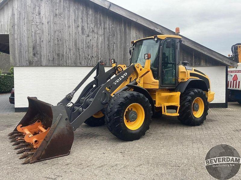 Volvo L45F - Chargeuse sur pneus: photos 1 Volvo L45F - Chargeuse sur pneus: photos 1