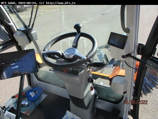 CityCat 2020 XL CityCat V20 mit 3 Besensystem - Balayeuse de voirie: photos 4 CityCat 2020 XL CityCat V20 mit 3 Besensystem - Balayeuse de voirie: photos 4