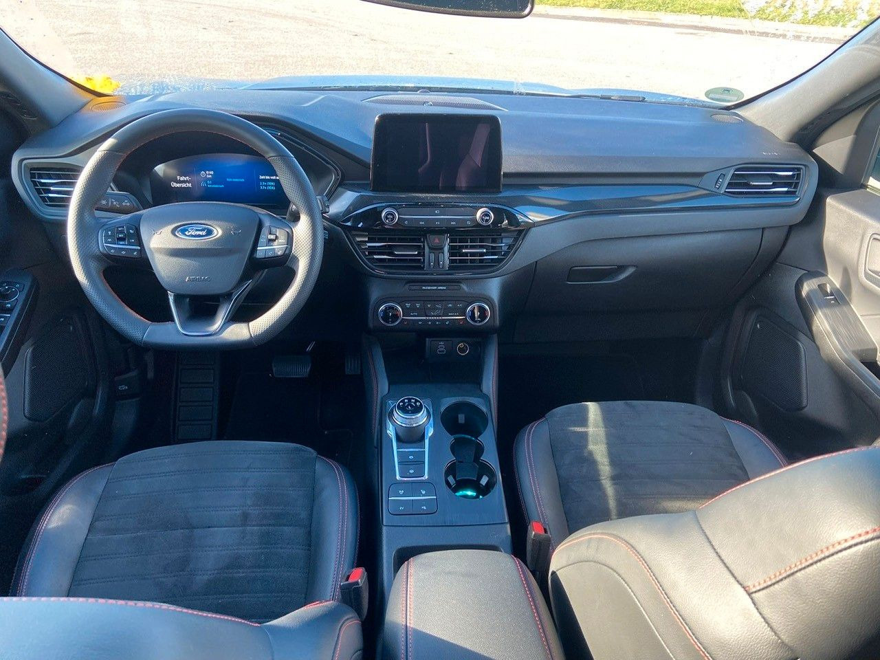 Ford Kuga Plug-In Hybrid ST-Line X - SUV: photos 4 Ford Kuga Plug-In Hybrid ST-Line X - SUV: photos 4