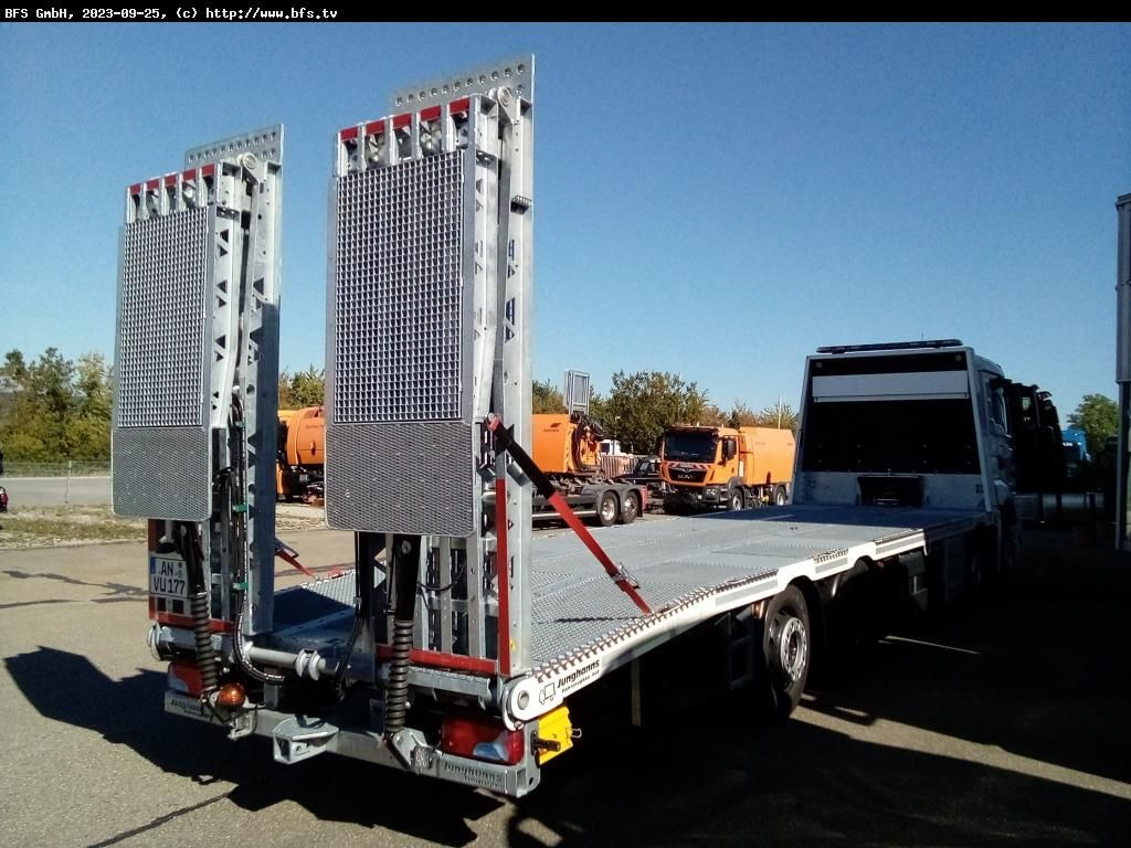 MAN TGS (TG3) 35.430 8x2-6 BL CH Plattform Aufbau mi - Remorqueuse: photos 3 MAN TGS (TG3) 35.430 8x2-6 BL CH Plattform Aufbau mi - Remorqueuse: photos 3