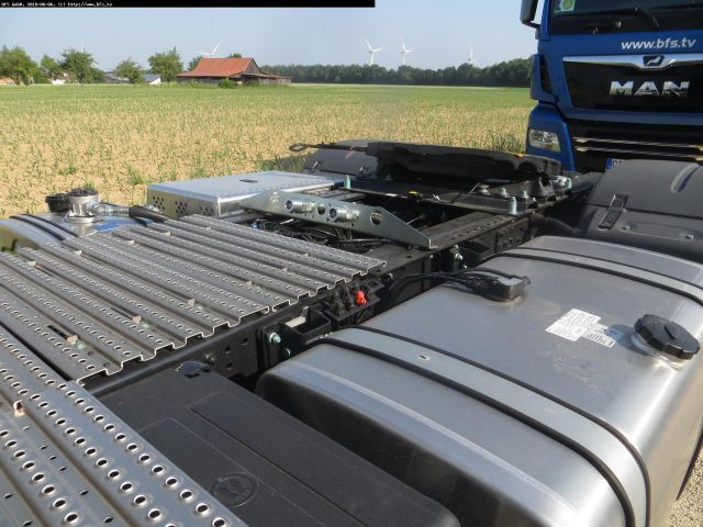 MAN TGX 18.460 4x2 LLS Kipphydraulik, Kompressor - Tracteur routier: photos 3 MAN TGX 18.460 4x2 LLS Kipphydraulik, Kompressor - Tracteur routier: photos 3