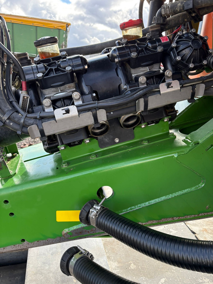 Pulvérisateur traîné AMAZONE UX 6200 36m GPS: photos 7 Pulvérisateur traîné AMAZONE UX 6200 36m GPS: photos 7