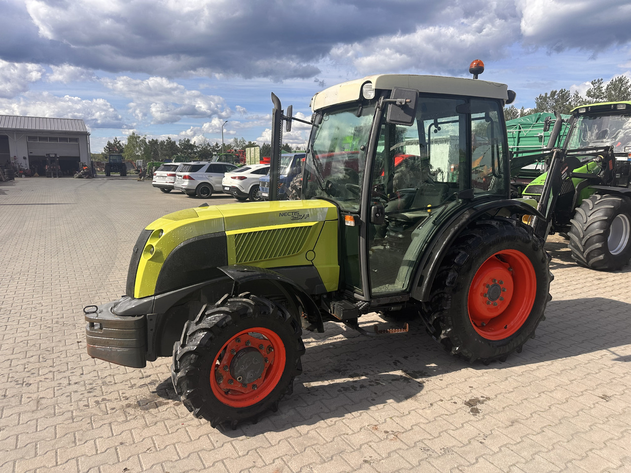 Tracteur agricole CLAAS NECTIS 257F: photos 11
