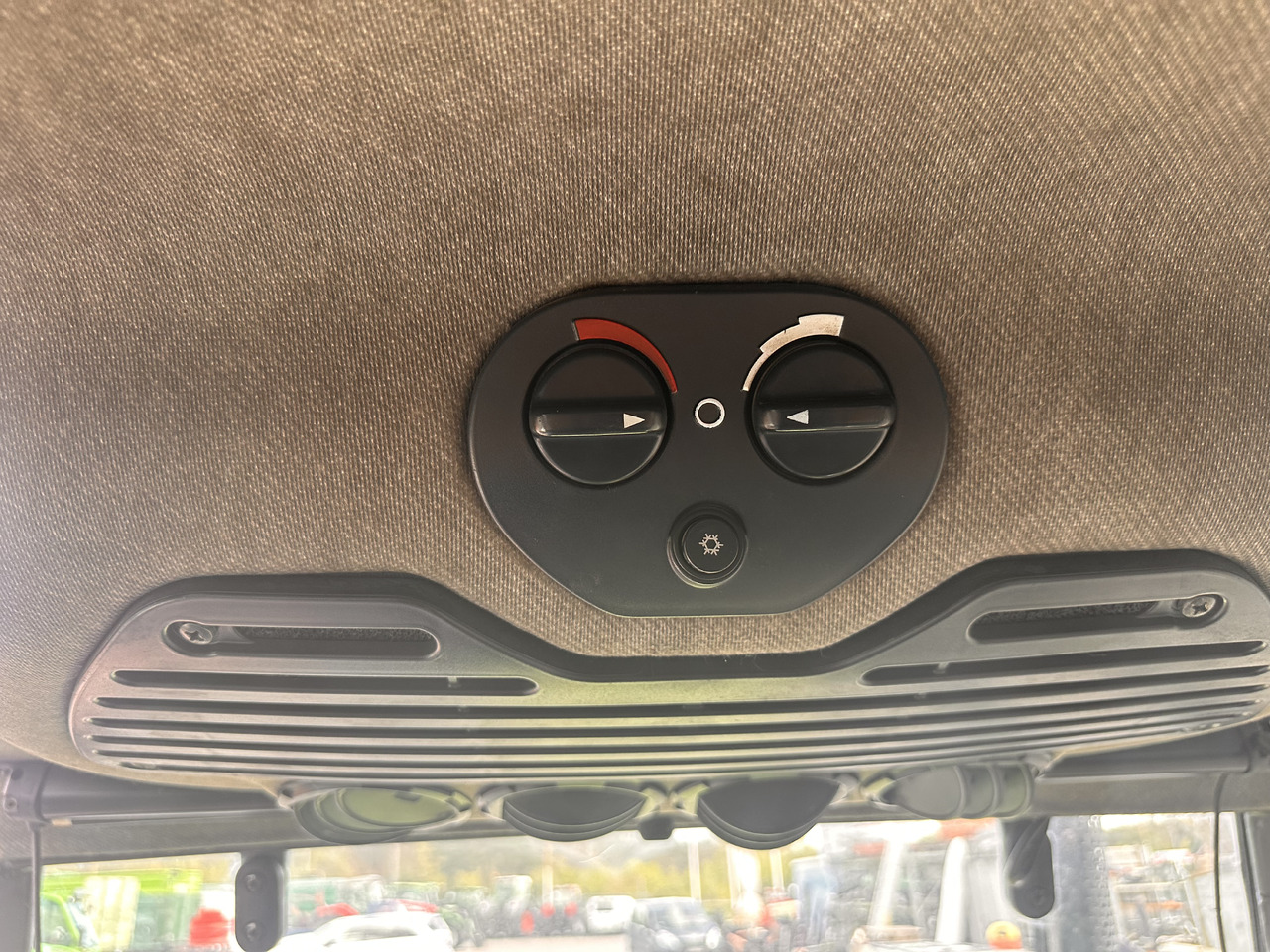 Tracteur agricole CLAAS NECTIS 257F: photos 8