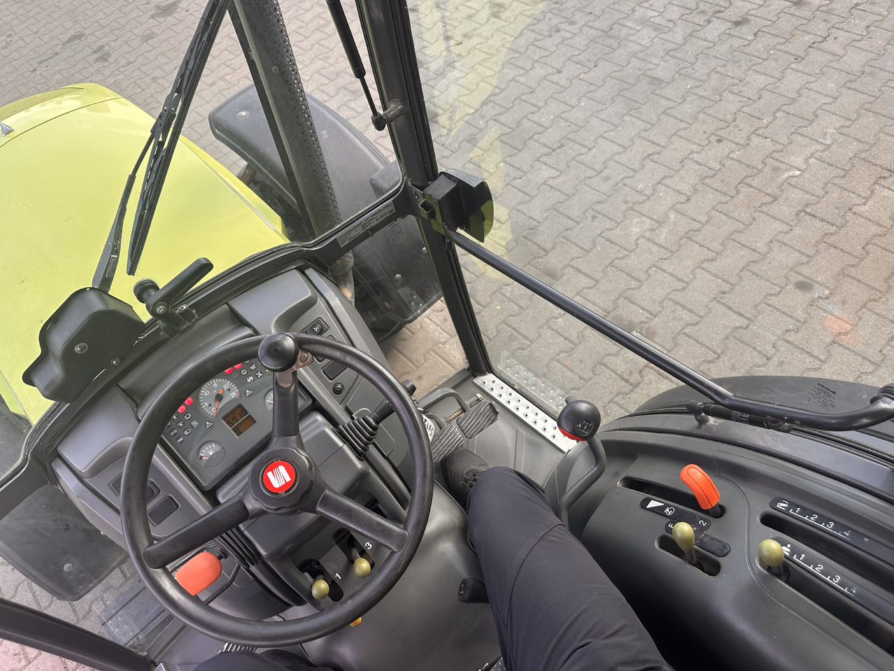 Tracteur agricole CLAAS NECTIS 257F: photos 7