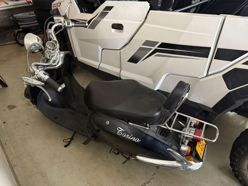 BENZHOU 50RETRO 50RETRO - Motocyclette: photos 4 BENZHOU 50RETRO 50RETRO - Motocyclette: photos 4