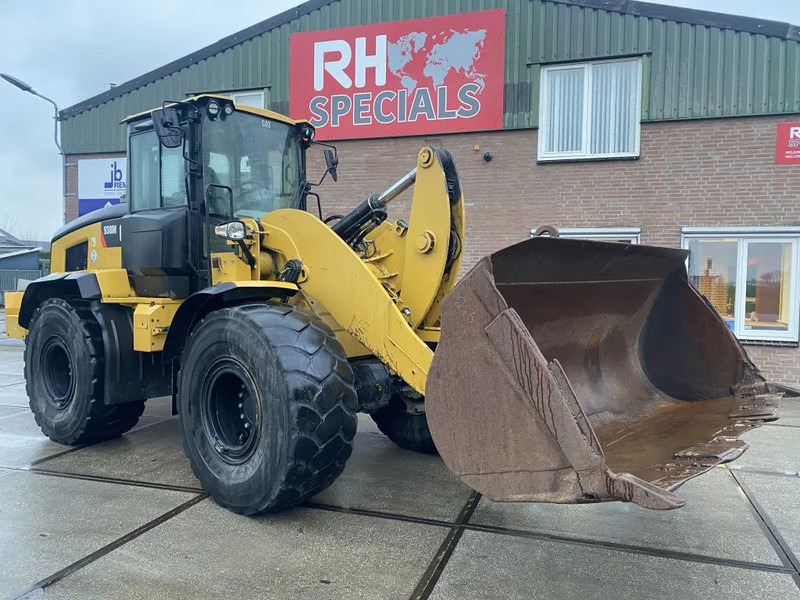 Caterpillar CAT 938M CDC STEERING SERVICE EVRY 500 OUER BY CAT - Chargeuse sur pneus: photos 1 Caterpillar CAT 938M CDC STEERING SERVICE EVRY 500 OUER BY CAT - Chargeuse sur pneus: photos 1