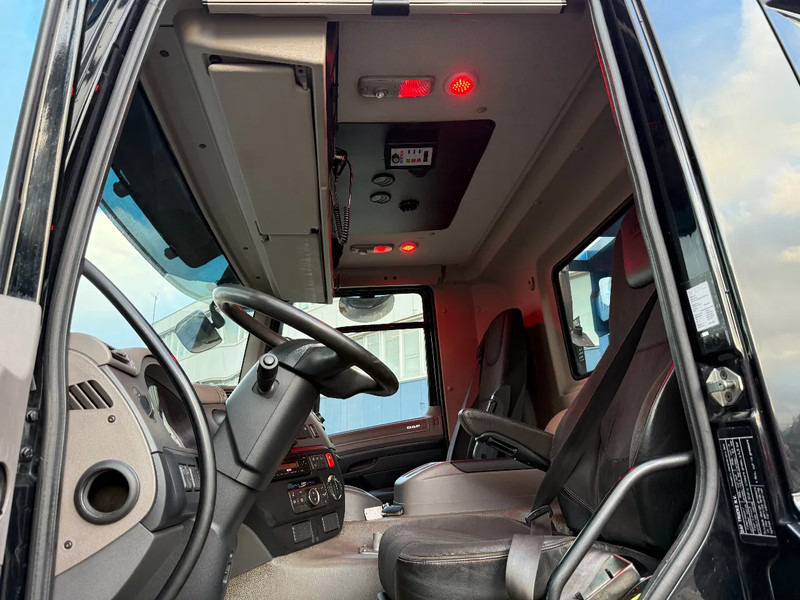 Crédit-bail de DAF CF 530 8X4 - FULL STEEL SUSP. - BIG AXLES + HYVA TIPPER DAF CF 530 8X4 - FULL STEEL SUSP. - BIG AXLES + HYVA TIPPER: photos 12