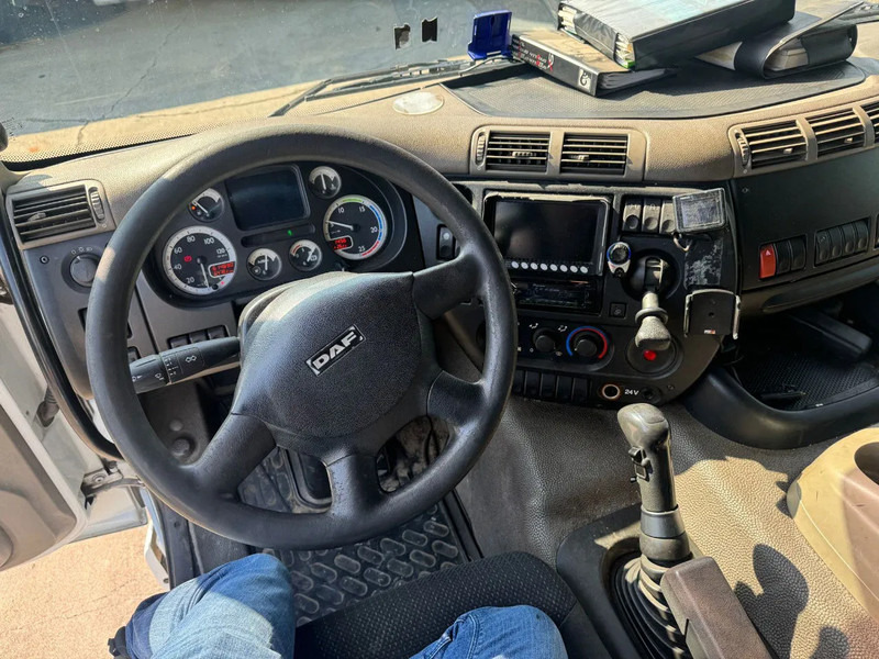 Camion grue DAF CF 85.360 8x2 + HIAB 422E8 REMOTE CONTROLE: photos 17