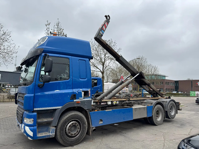 DAF CF 85 6X2 - EURO 5 + VDL HOOK + LIFT AXLE - Camion ampliroll: photos 1 DAF CF 85 6X2 - EURO 5 + VDL HOOK + LIFT AXLE - Camion ampliroll: photos 1