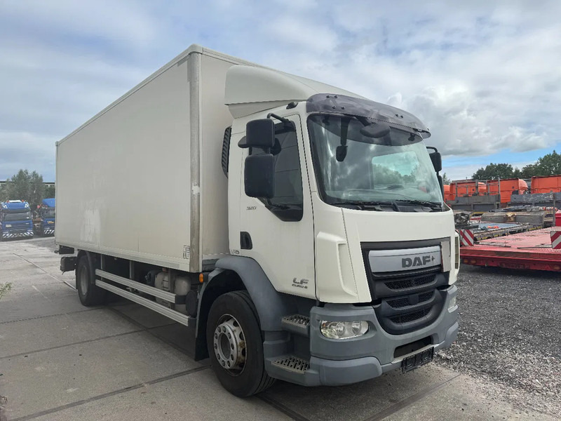 DAF LF 320 4X2 EURO 6 DHOLLANDIA LIFT BOX - Camion fourgon: photos 3 DAF LF 320 4X2 EURO 6 DHOLLANDIA LIFT BOX - Camion fourgon: photos 3