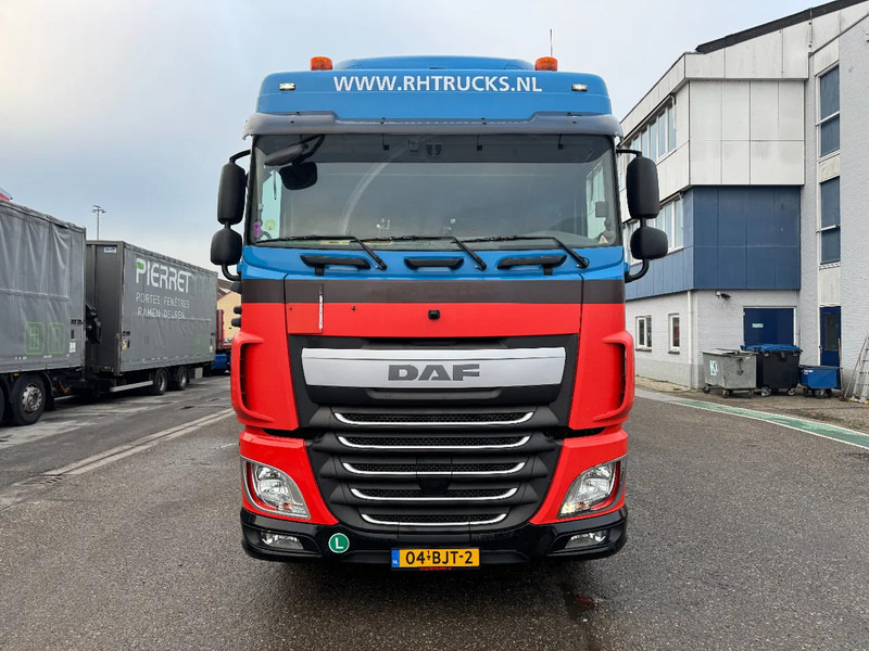 DAF XF 440 6X2 EURO 6 + HERTOGHS HANGER 2X BPW AXLE DHOLLANDIA 3000 KG - Camion à rideaux coulissants: photos 2 DAF XF 440 6X2 EURO 6 + HERTOGHS HANGER 2X BPW AXLE DHOLLANDIA 3000 KG - Camion à rideaux coulissants: photos 2