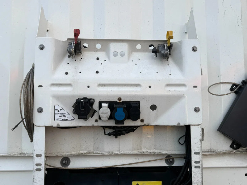 Semi-remorque rideaux coulissants Krone SD - 3 AXLE - DISC BRAKES + SLIDING ROOF: photos 12 Semi-remorque rideaux coulissants Krone SD - 3 AXLE - DISC BRAKES + SLIDING ROOF: photos 12