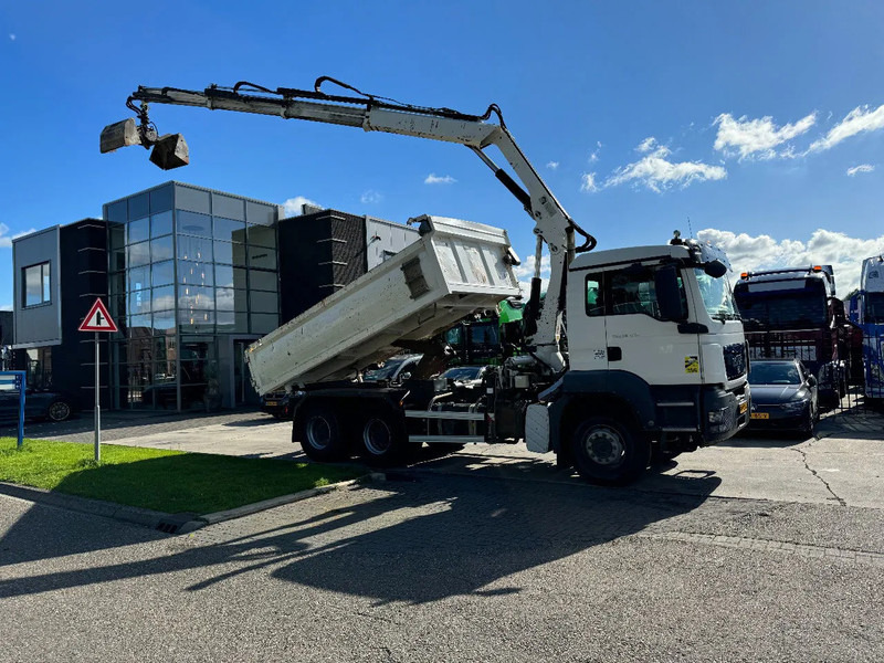 MAN TGS 26.400 6X4 HIAB 166D + REMOTE CONTROL + 2 WAYS KIPPER TÜV TILL 07-2025 - Camion grue: photos 1 MAN TGS 26.400 6X4 HIAB 166D + REMOTE CONTROL + 2 WAYS KIPPER TÜV TILL 07-2025 - Camion grue: photos 1