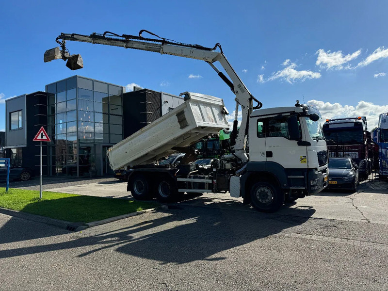 MAN TGS 26.400 6X4 HIAB 166D + REMOTE CONTROL + 2 WAYS KIPPER TÜV TILL 07-2025 - Camion grue: photos 2 MAN TGS 26.400 6X4 HIAB 166D + REMOTE CONTROL + 2 WAYS KIPPER TÜV TILL 07-2025 - Camion grue: photos 2