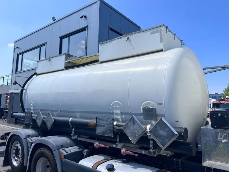 MAN TGX 26.560 6X2 EURO 6 - 11.500L VACUUM CLEANER - 2 COMPARTIMENTEN + INTARDER - Camion hydrocureur: photos 4 MAN TGX 26.560 6X2 EURO 6 - 11.500L VACUUM CLEANER - 2 COMPARTIMENTEN + INTARDER - Camion hydrocureur: photos 4