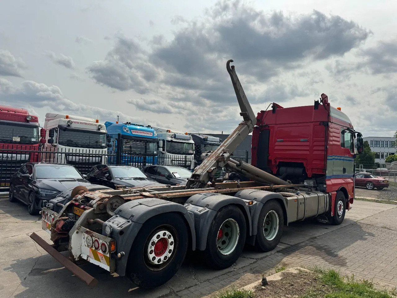 MAN TGX 35.540 - 8X4 - EURO 5 + AJK HOOK + LIFT/STEE - Camion ampliroll: photos 4 MAN TGX 35.540 - 8X4 - EURO 5 + AJK HOOK + LIFT/STEE - Camion ampliroll: photos 4