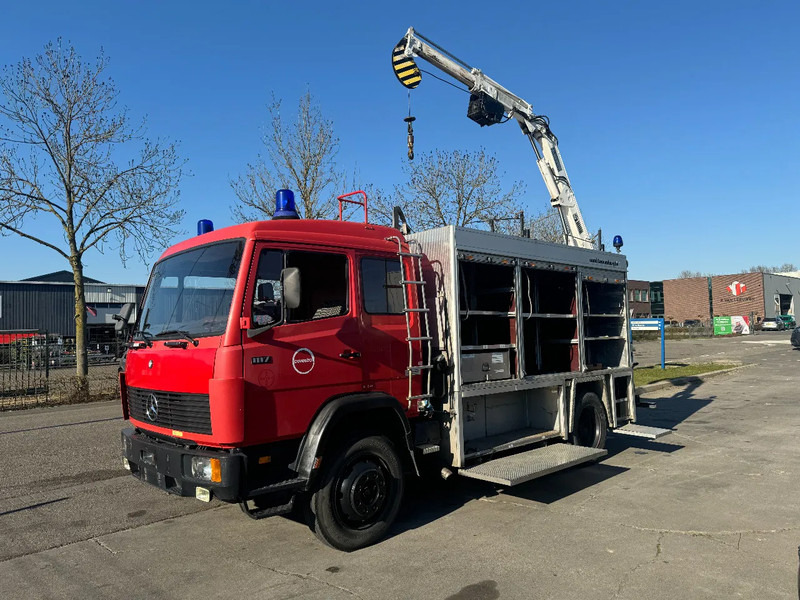 Mercedes-Benz 1117 4X2 FIRE TRUCK HIAB 050A ONLY 105787 KM - Camion de pompier: photos 1 Mercedes-Benz 1117 4X2 FIRE TRUCK HIAB 050A ONLY 105787 KM - Camion de pompier: photos 1