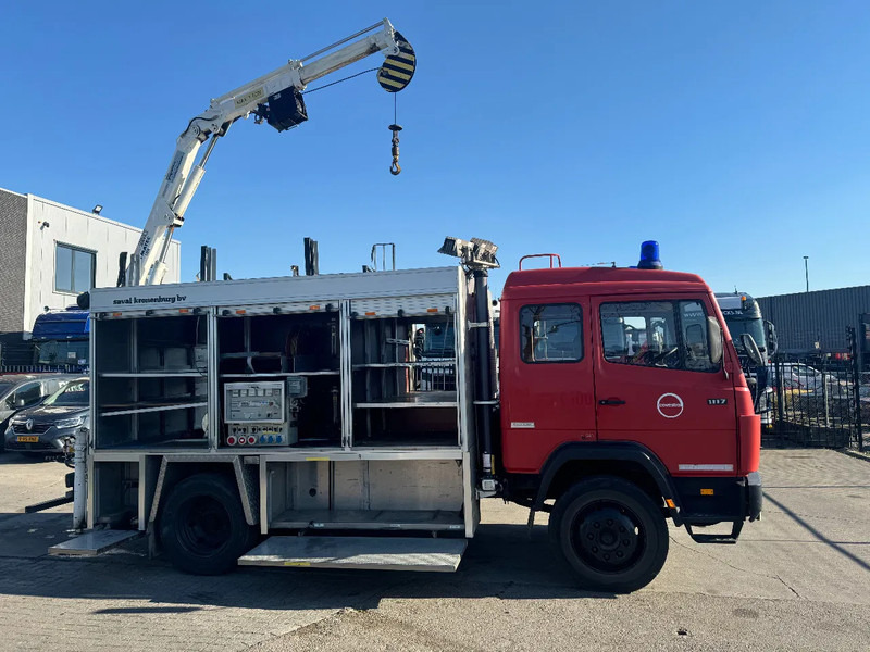 Mercedes-Benz 1117 4X2 FIRE TRUCK HIAB 050A ONLY 105787 KM - Camion de pompier: photos 3 Mercedes-Benz 1117 4X2 FIRE TRUCK HIAB 050A ONLY 105787 KM - Camion de pompier: photos 3