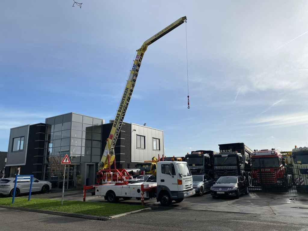Nissan ATLEON 140 + KLAAS ALU-KRAN 28 METER MET REMOTE - Camion grue: photos 1 Nissan ATLEON 140 + KLAAS ALU-KRAN 28 METER MET REMOTE - Camion grue: photos 1