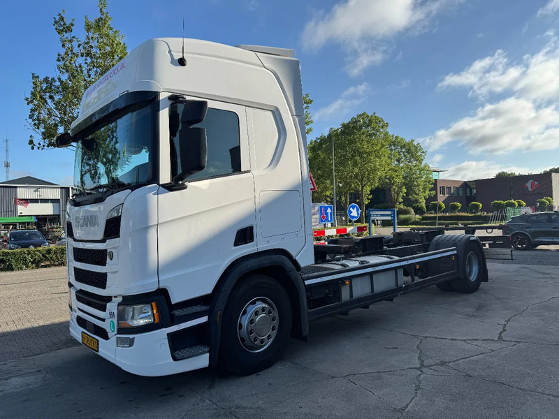 Scania R410 EURO 6 NGS BDF CHASSIS - Camion porte-conteneur/ Caisse mobile: photos 1 Scania R410 EURO 6 NGS BDF CHASSIS - Camion porte-conteneur/ Caisse mobile: photos 1