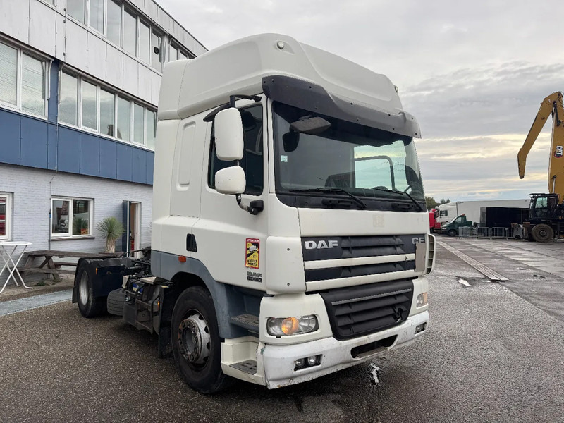 DAF CF 85.460 4X2 EURO 5 SLEEPER CAB - Tracteur routier: photos 3 DAF CF 85.460 4X2 EURO 5 SLEEPER CAB - Tracteur routier: photos 3