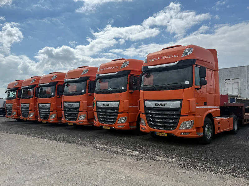 DAF XF 450 4X2 EURO 6 SKIRTS STANDKLIMA - Tracteur routier: photos 1 DAF XF 450 4X2 EURO 6 SKIRTS STANDKLIMA - Tracteur routier: photos 1