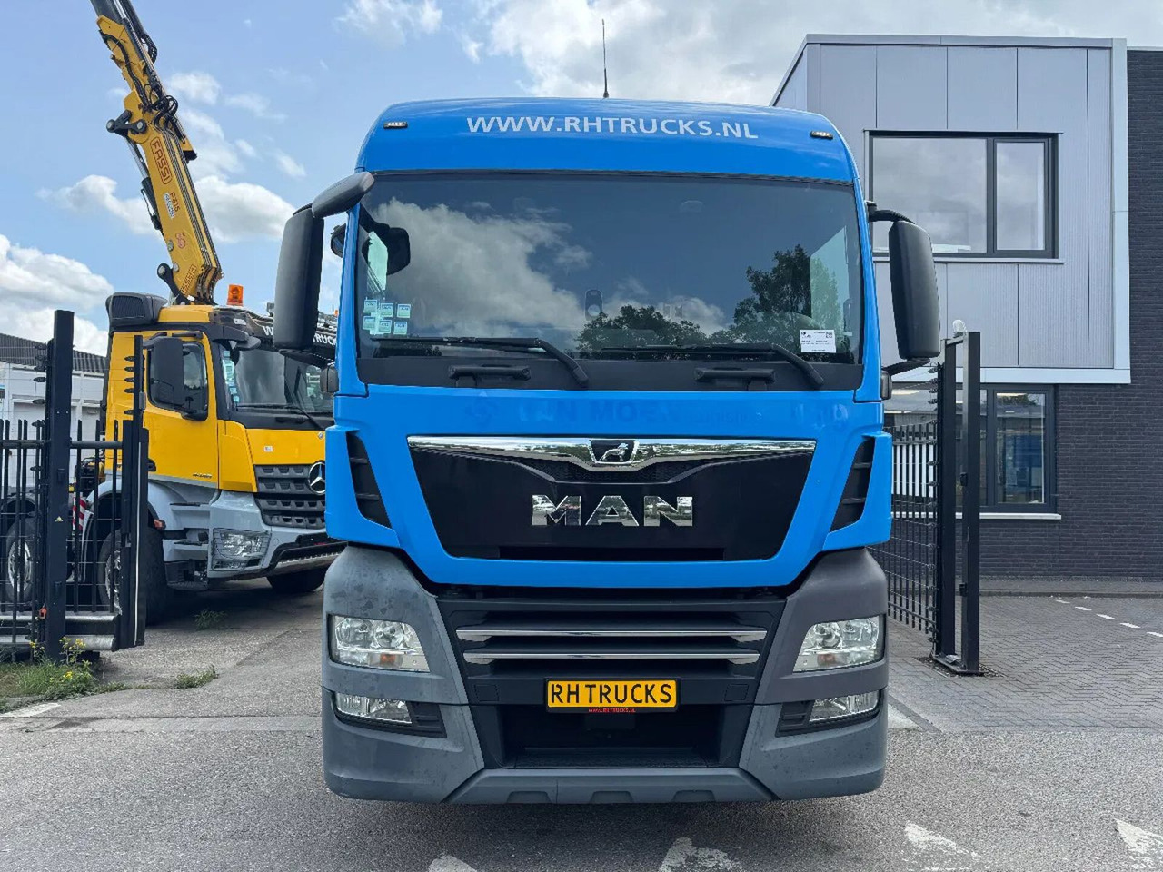MAN TGX 18.460 4X2 EURO 6 ONLY 439042 KM TÜV TILL 02 - Tracteur routier: photos 2 MAN TGX 18.460 4X2 EURO 6 ONLY 439042 KM TÜV TILL 02 - Tracteur routier: photos 2