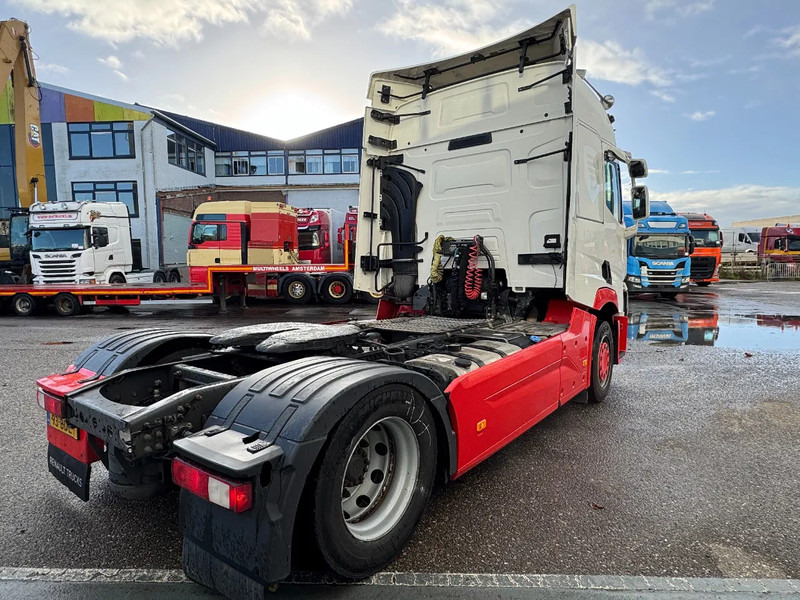 Renault T460 4X2 EURO 6 SKIRTS DOUBLE TANK - Tracteur routier: photos 4 Renault T460 4X2 EURO 6 SKIRTS DOUBLE TANK - Tracteur routier: photos 4