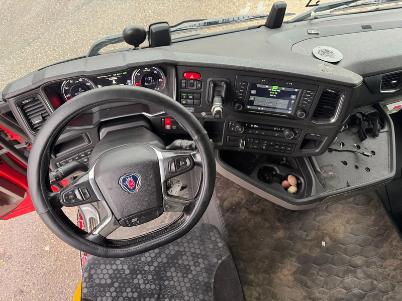 Tracteur routier Scania R450 4X2 EURO 6 ADR SKIRTS DOUBLE TANK: photos 11 Tracteur routier Scania R450 4X2 EURO 6 ADR SKIRTS DOUBLE TANK: photos 11