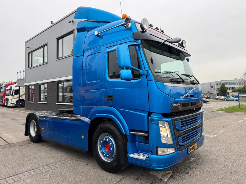 Volvo FM 370 4X2 EURO 6 SKIRTS TÜV TILL 10-2025 - Tracteur routier: photos 3 Volvo FM 370 4X2 EURO 6 SKIRTS TÜV TILL 10-2025 - Tracteur routier: photos 3