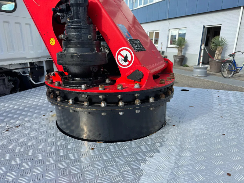 Nissan Cabstar PALFINGER HOOGWERKER 20 METER 35.14 - Véhicule utilitaire: photos 5 Nissan Cabstar PALFINGER HOOGWERKER 20 METER 35.14 - Véhicule utilitaire: photos 5