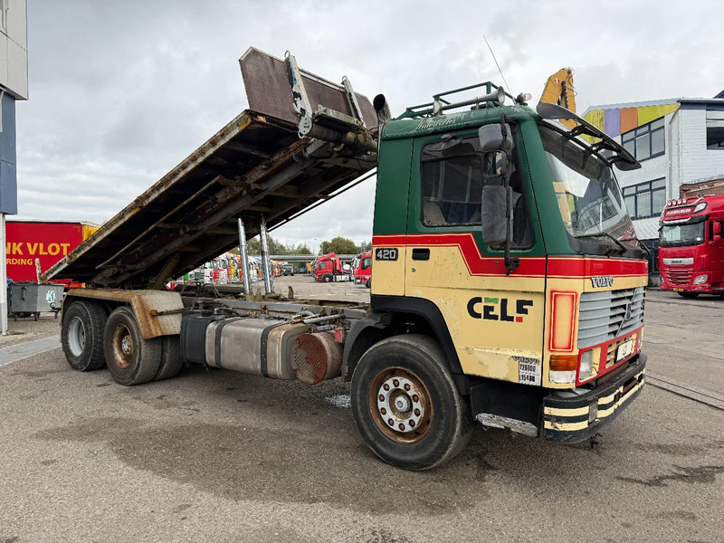 Volvo FL 12.420 6X2 MANUAL GEAR / FULL STEEL SUSP. / 10 TYRES / HUB REDUCT. + CABLELIFT TIPPER + CONTAINER FLATBED - Camion - système de câble: photos 3 Volvo FL 12.420 6X2 MANUAL GEAR / FULL STEEL SUSP. / 10 TYRES / HUB REDUCT. + CABLELIFT TIPPER + CONTAINER FLATBED - Camion - système de câble: photos 3