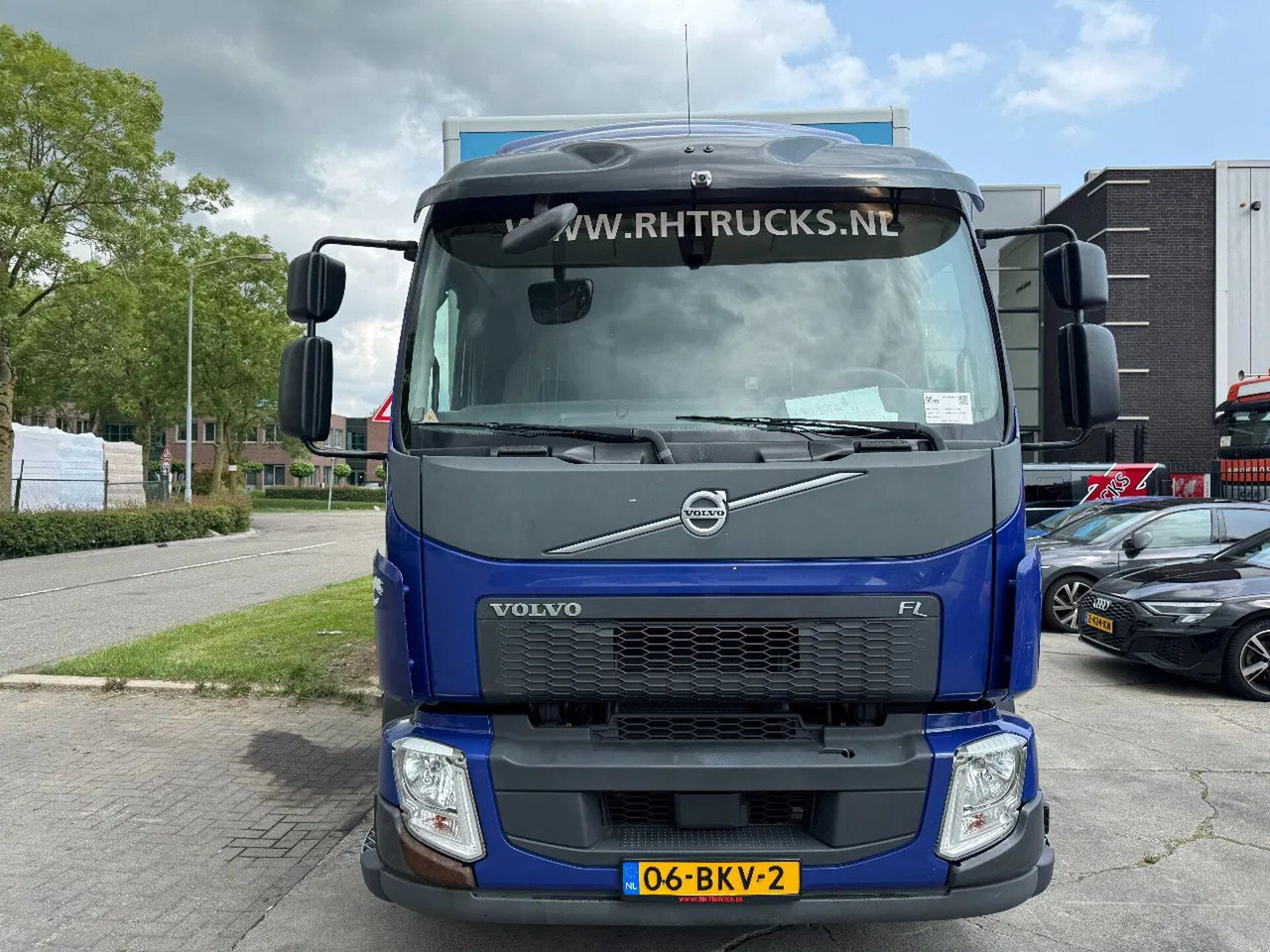Volvo FL 250 4X2 - EURO 6 + DHOLLANDIA LIFT + TÜV 04-2 - Camion fourgon: photos 3 Volvo FL 250 4X2 - EURO 6 + DHOLLANDIA LIFT + TÜV 04-2 - Camion fourgon: photos 3