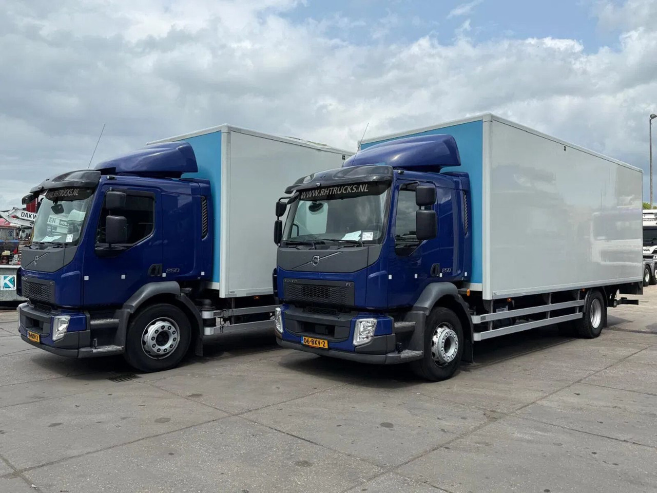 Volvo FL 250 4X2 - EURO 6 + DHOLLANDIA LIFT + TÜV 04-2 - Camion fourgon: photos 1 Volvo FL 250 4X2 - EURO 6 + DHOLLANDIA LIFT + TÜV 04-2 - Camion fourgon: photos 1