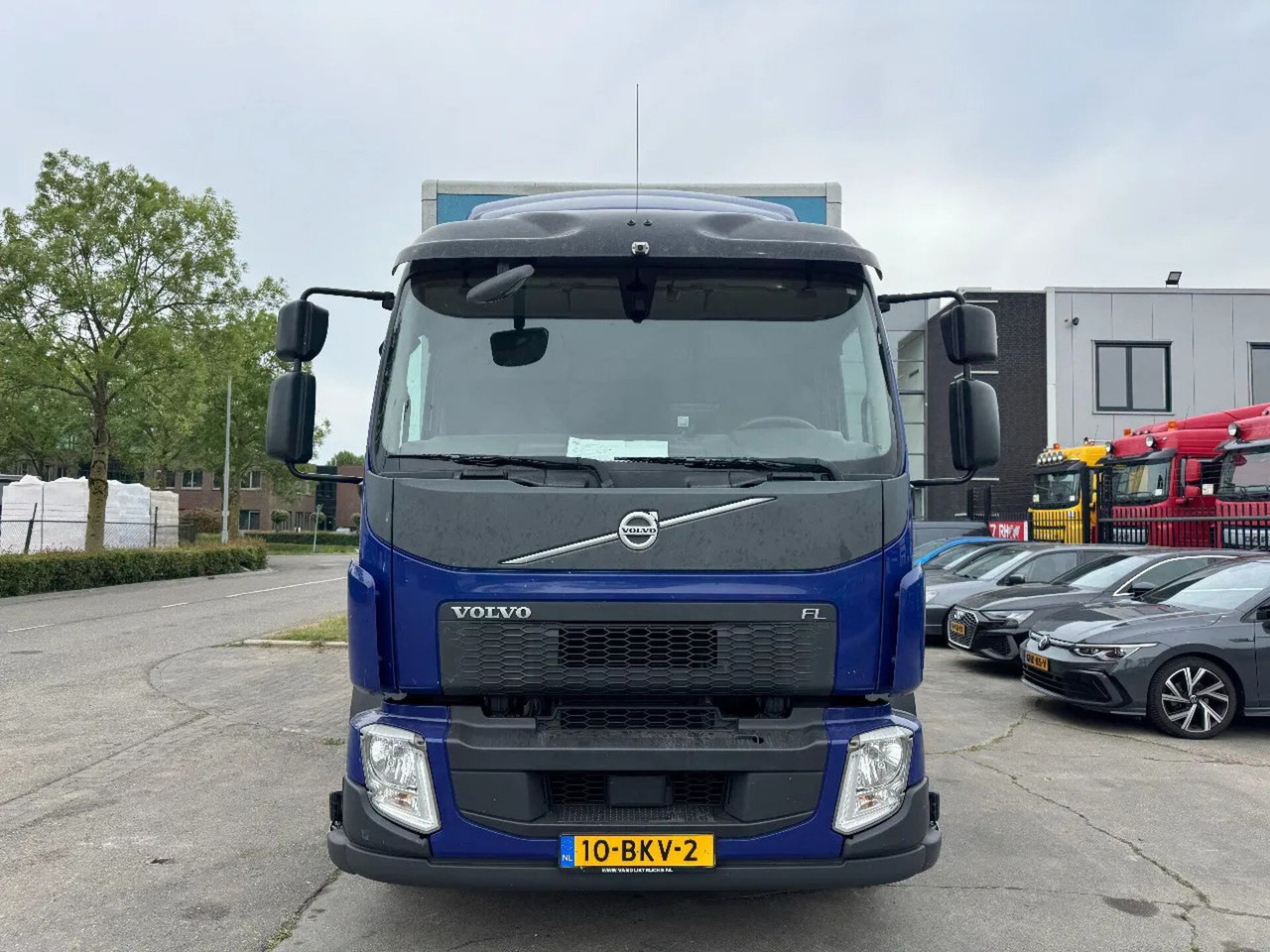 Volvo FL 250 4X2 - EURO 6 + DHOLLANDIA LIFT + TÜV 05-2 - Camion fourgon: photos 2 Volvo FL 250 4X2 - EURO 6 + DHOLLANDIA LIFT + TÜV 05-2 - Camion fourgon: photos 2