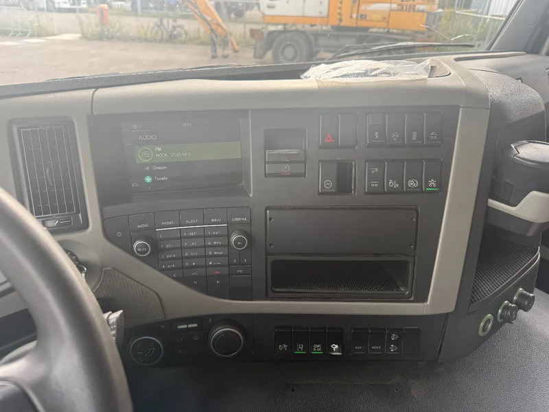 Volvo FM 330 FM 330 6X2 GESTUURD MET KM 235315 - Châssis cabine: photos 5 Volvo FM 330 FM 330 6X2 GESTUURD MET KM 235315 - Châssis cabine: photos 5