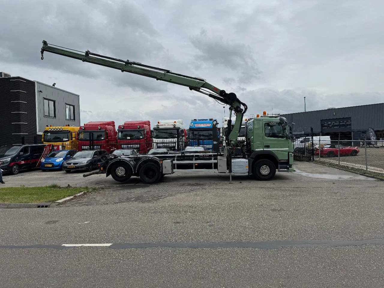Volvo FM 370 6X2 VDL 21T HOOK + HIAB 211 + REMOTE CONT - Camion ampliroll, Camion grue: photos 2 Volvo FM 370 6X2 VDL 21T HOOK + HIAB 211 + REMOTE CONT - Camion ampliroll, Camion grue: photos 2